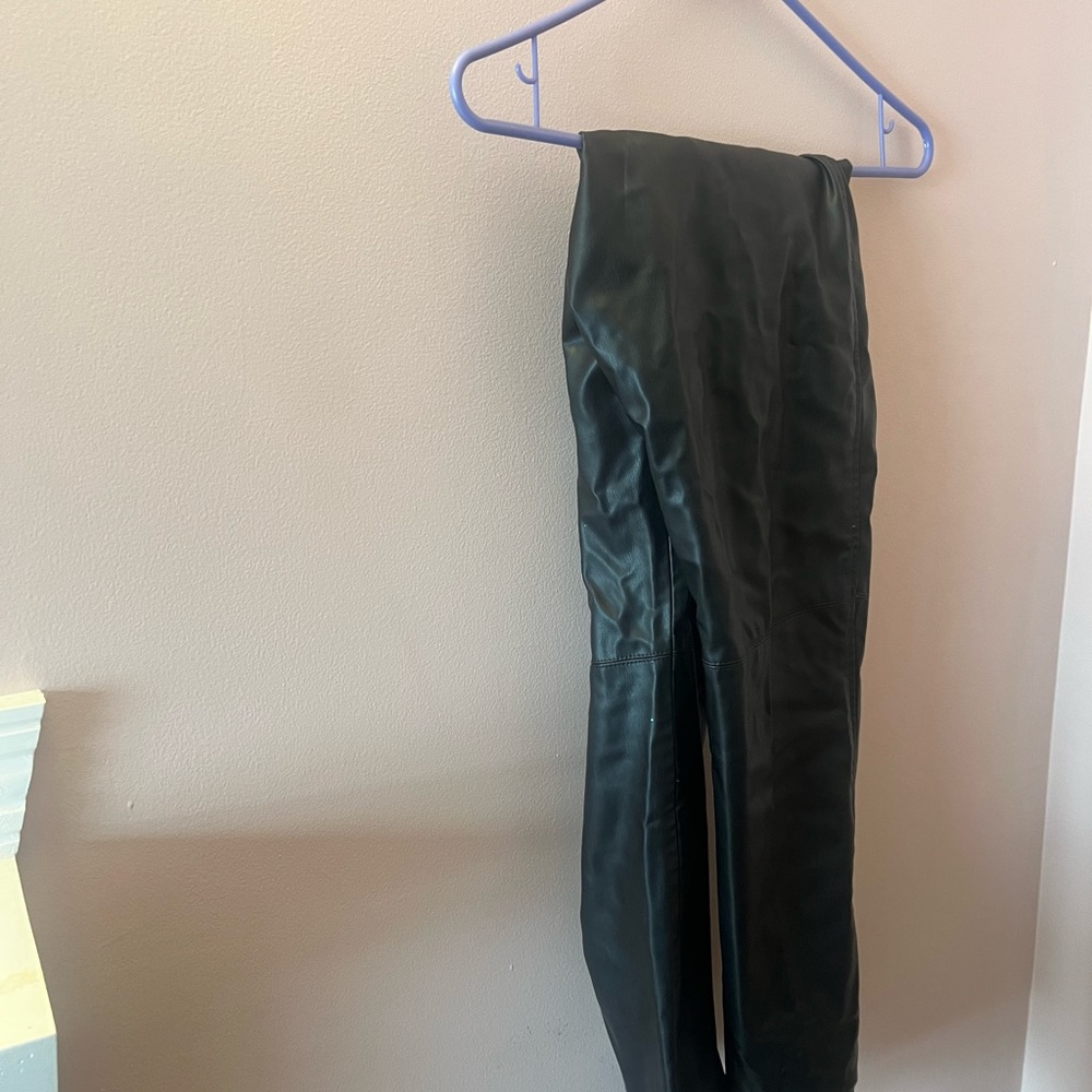 Zara Faux Leather Leggings Size large excellent condition $25